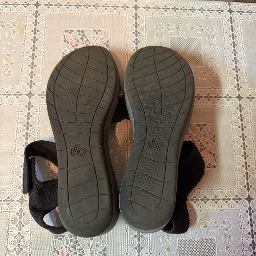 Clarks Black Crisscross Strap Comfort Sandals - Picture 6 of 6